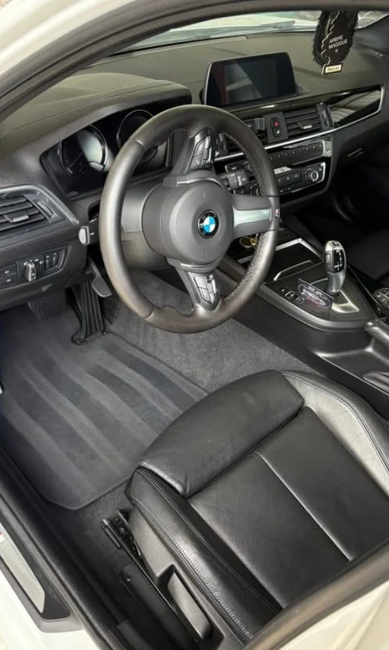 Intérieur BMW nettoyé — detailing intérieur Saint-Étienne